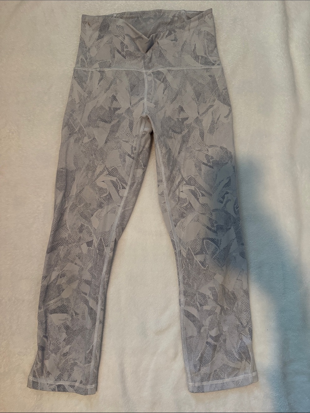lululemon athletica Light Gray Printed High-Waist crop leggings size 4